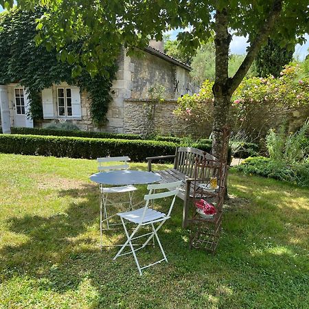 La Laiterie Du Logis Bed & Breakfast Chaniers ภายนอก รูปภาพ