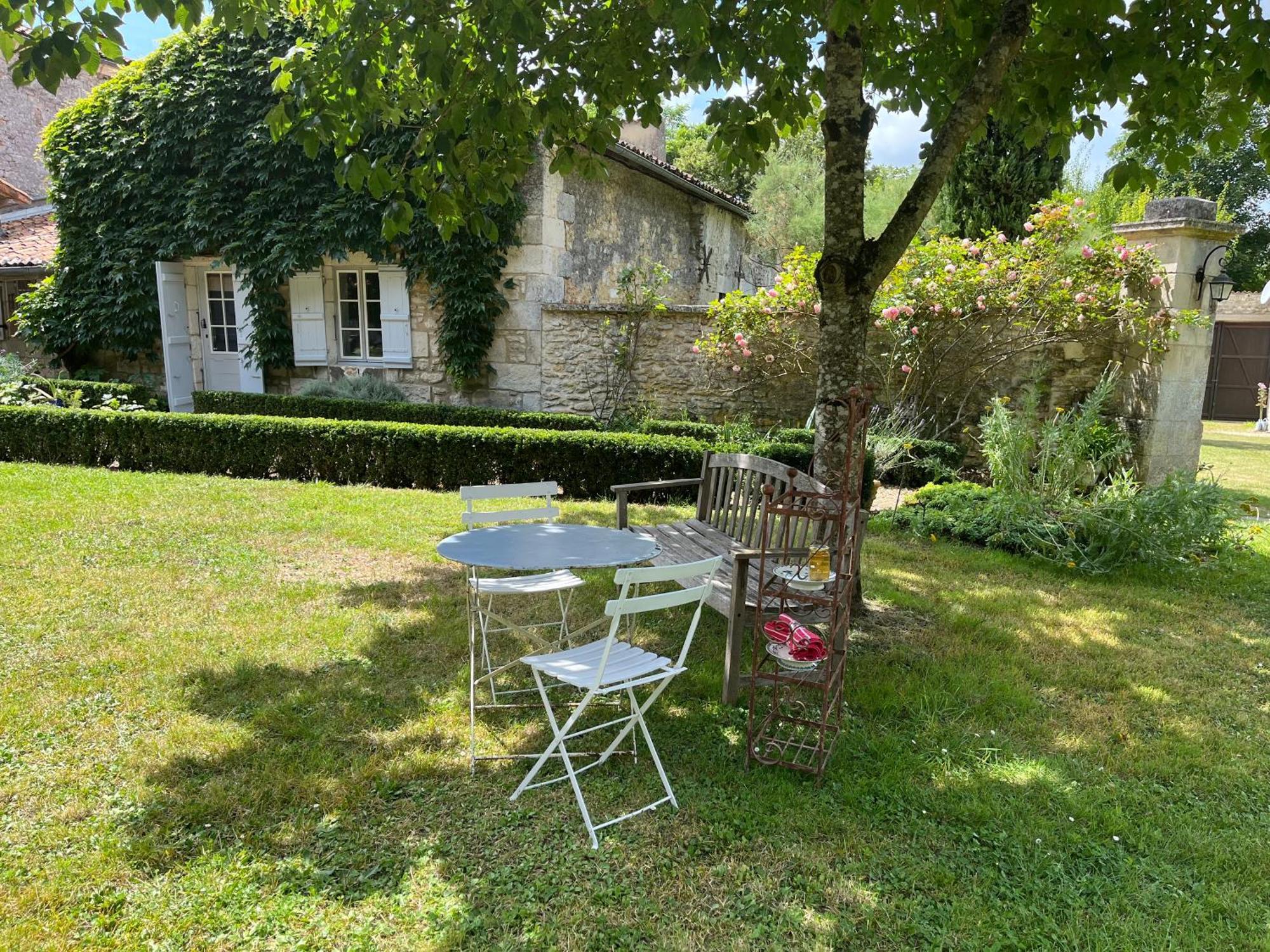La Laiterie Du Logis Bed & Breakfast Chaniers ภายนอก รูปภาพ